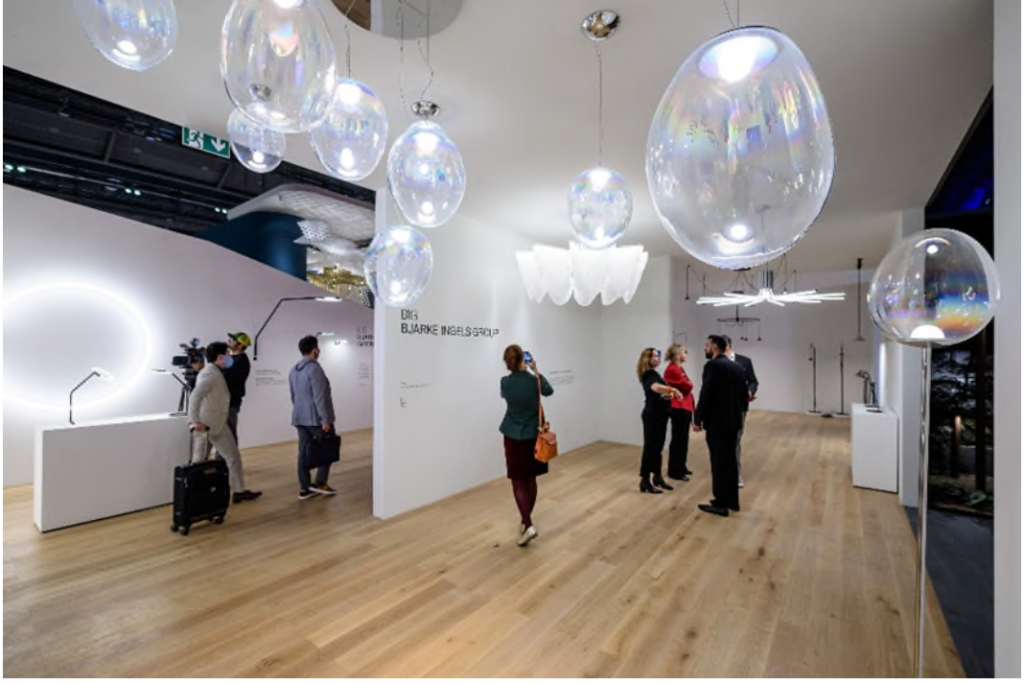 
Beautiful hand-crafted luminaires seem to float in the room like shimmering soap bubbles. Source: Messe Frankfurt Exhibition GmbH